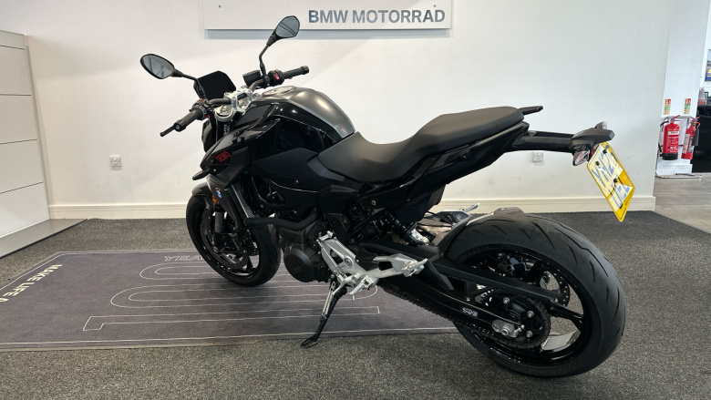 BMW F900 R (25MY)